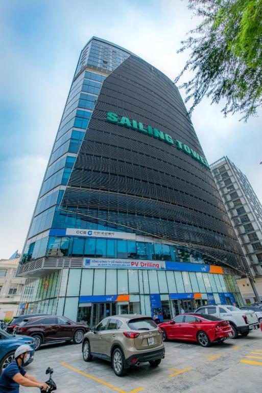 Diamond Luxury Sailing Tower Hotel 5*